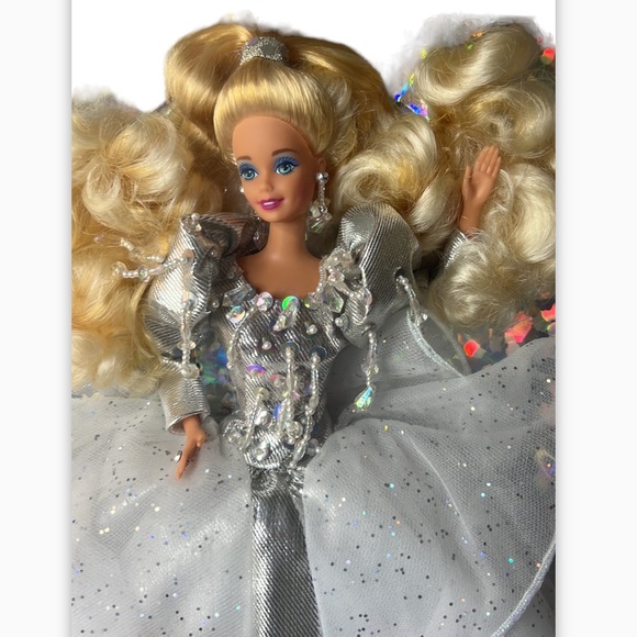 RARE RED BOTTOM HAPPY HOLIDAYS BARBIE SPECIAL EDITION VINTAGE 1992 DOLL - Picture 1 of 14